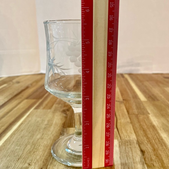 Vintage Etched Grapes Clear Glasses Footed  5 5/8” Tall Elegant Barware Bar Cart - Picture 9 of 11